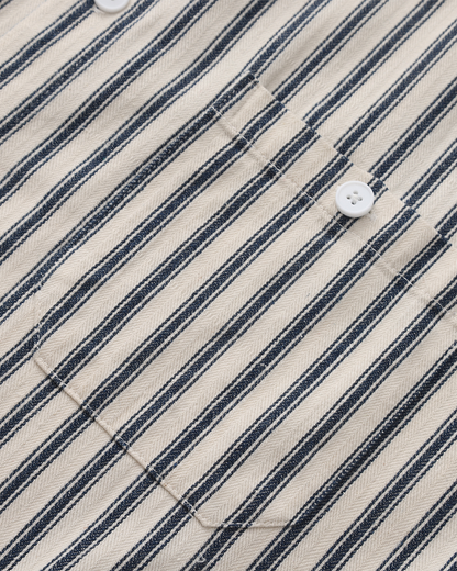 Gestreiftes Herrenhemd
